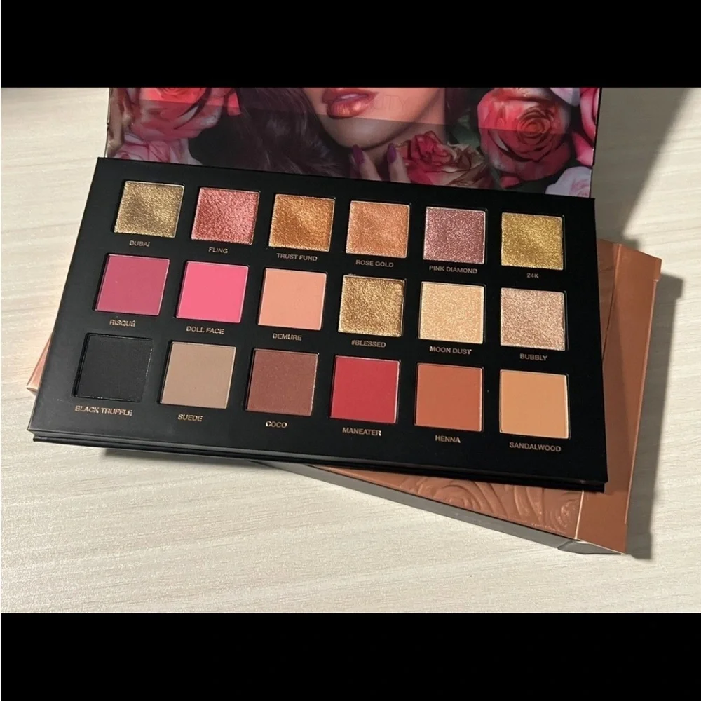 HUDA BEAUTY Rose Gold Remastered Eyeshadow Palette